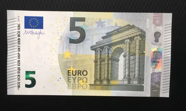 5 Euro Bills 600x358 1